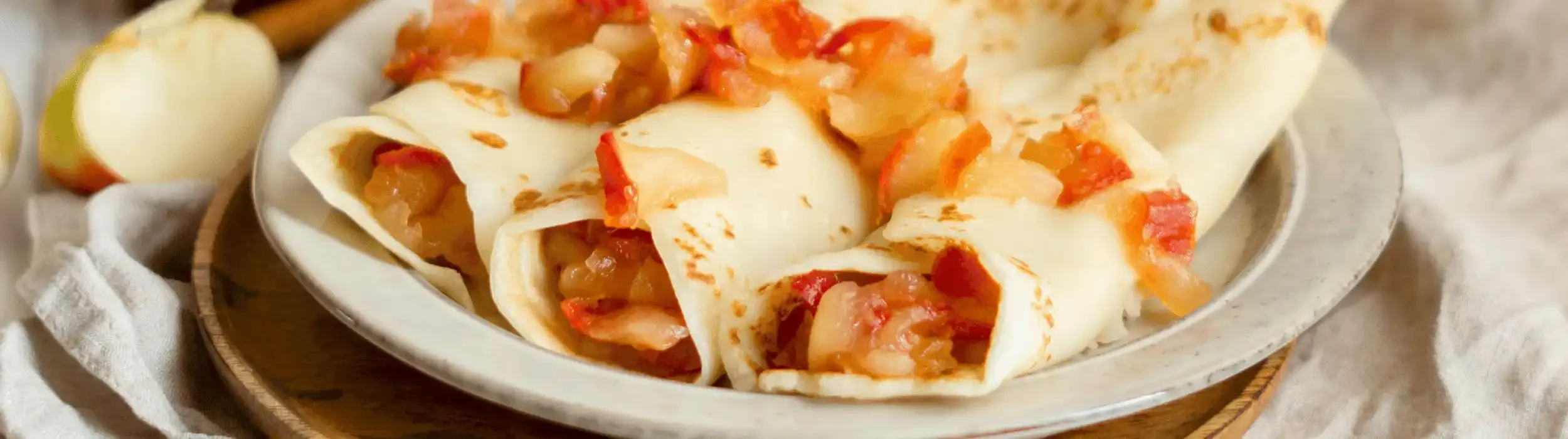 Crepes-mit-Apfelfuellung2__FocusFillWyIwLjAzIiwiMC4zNiIsMjUwMCw3MDBd
