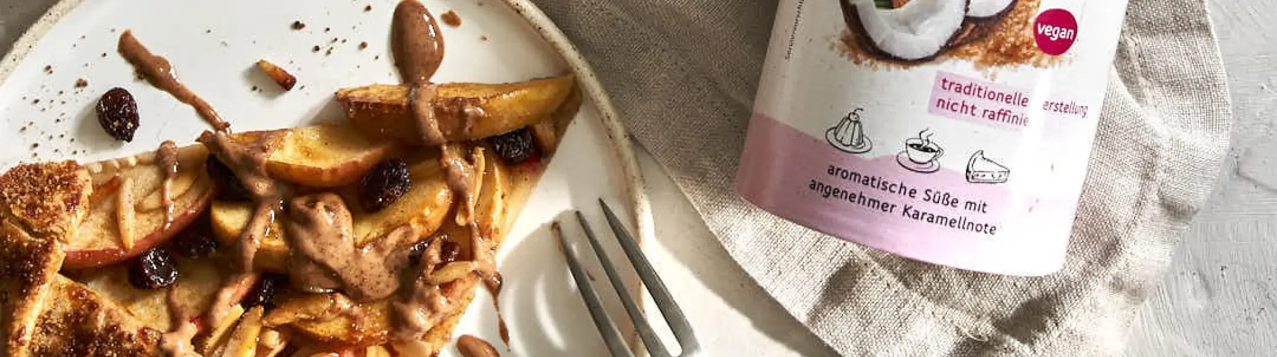 Galette-mit-Bratapfelfuellung__FocusFillWyItMC4wMSIsIjAuNDMiLDI1MDAsNzAwXQ