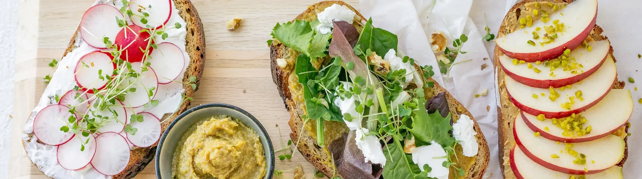 Honig-Walnuss-Pesto__FocusFillWyIwLjAwIiwiMC4wMCIsMjUwMCw3MDBd