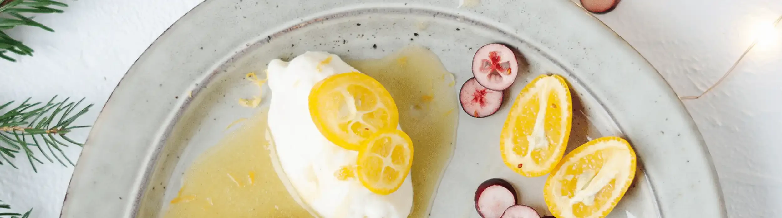Panna-Cotta-mit-Orangensosse__FocusFillWyIwLjAwIiwiMC4wMCIsMjUwMCw3MDBd