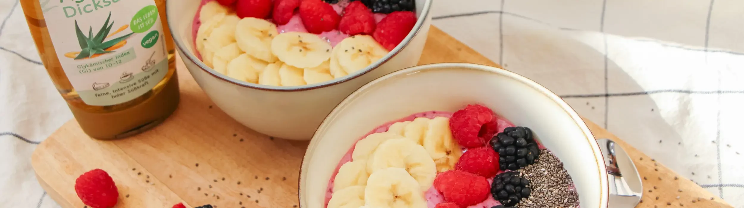 Sommerliche-Smoothie-Bowl3__FocusFillWyIwLjAwIiwiMC4wMCIsMjUwMCw3MDBd